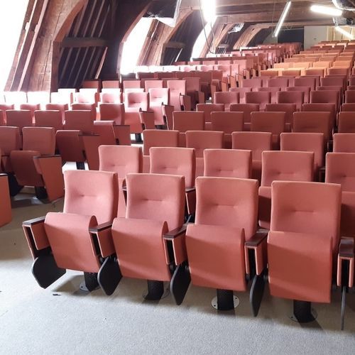 现代风格礼堂椅 - Plaza Lounge - Jezet Seating - 防火布料 / 山毛榉木 / 金属