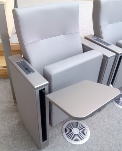 现代风格剧院椅 - Recto Reflex - Jezet Seating - 室内 / 防火布料 / 木质