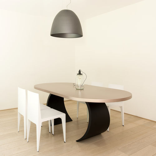 现代风格餐桌 - ARCO - R&J Luxe Furniture - 钢 / 铝制 / 铝座桌脚