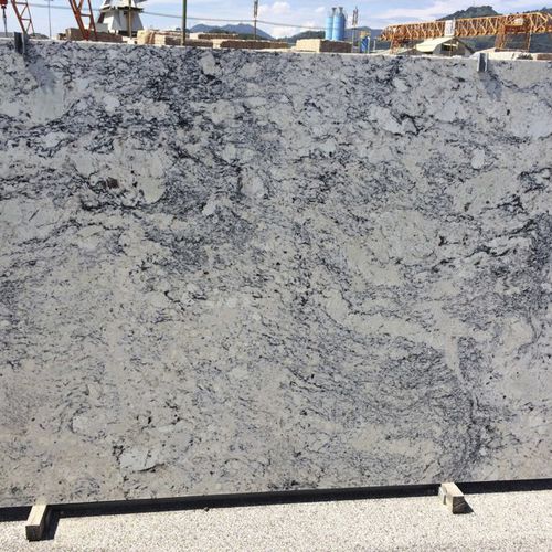 花岗岩天然石板 - WHITE ICE - WALL GRANITE SERVICE SRL - 用于地面 / 拉绒 / 灰色