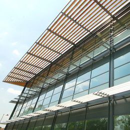 雪松木建筑遮阳板 - Q-WOOD - AFS International B.V. - 用于外墙 / 卧式