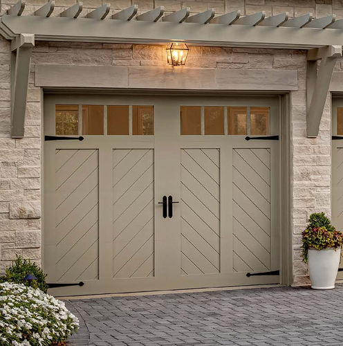 分段车库门 - CANYON RIDGE® CHEVRON - Copy door - 平开 / 钢 / 复合材料