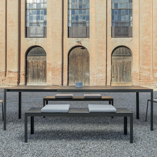 现代风格桌 - TYPE FOR OUT - iCARRARO italian makers - 铝制 / 漆钢 / 长方形