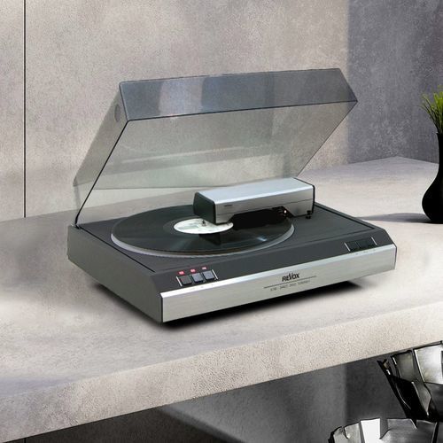 手动黑胶唱片机 - B795 - Revox - 皮带驱动 / 33 / 带有集成音频前置放大器