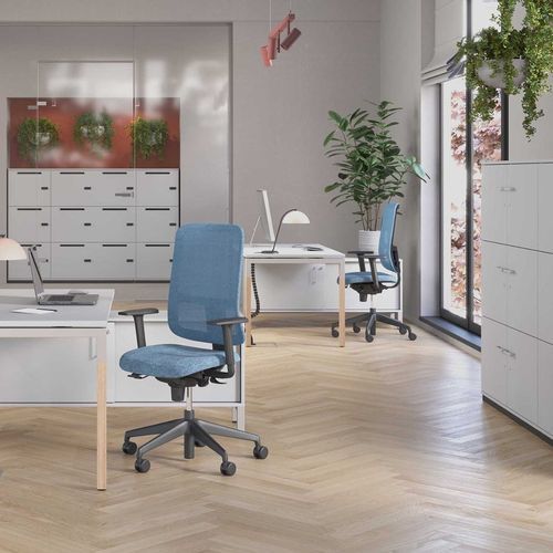 现代风格办公椅 - UTILA - Nowy Styl - 室内 / 网布 / 金属桌脚
