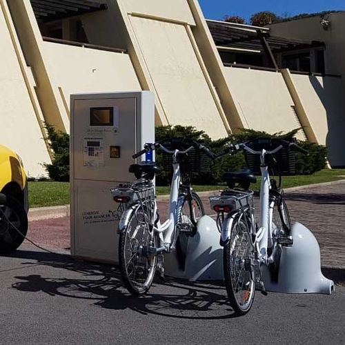 电动汽车充电站 - MOBI-HUB - Clean Energy Planet - 用于电动自行车