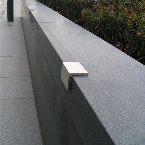不锈钢盲道钉 - ANGLE SHAPED ANTI SKATE STUD - Kent Stainless - 防滑板 / 劝阻