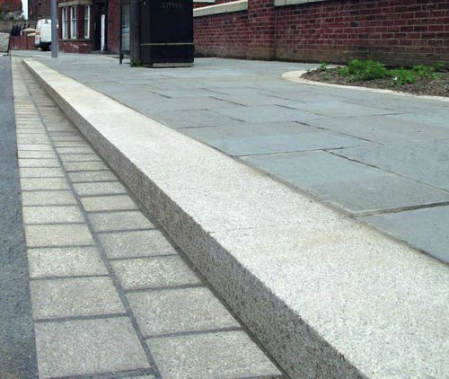 人行道路缘 - KERBS : YELLOW CURB - DVTSTONE - 花岗岩 / 线性