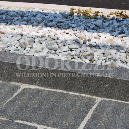 花园路缘 - DELGORSA® : KERBS  - ODORIZZI soluzioni in pietra - 人行道 / 斑岩 / 线性