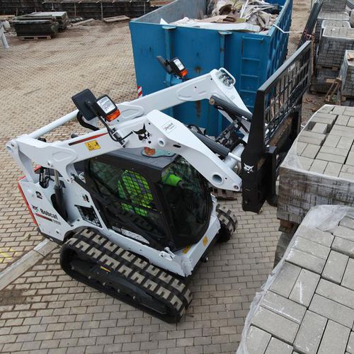 履带式装载机 - T590 - BOBCAT