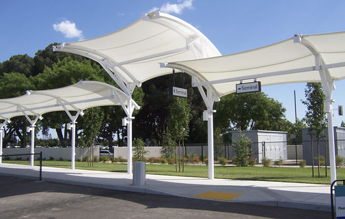索膜结构 - CANTILEVERED TENSION STRUCTURE - FabriTec Structures - 用于外墙 / 用于停车棚 / 屋顶