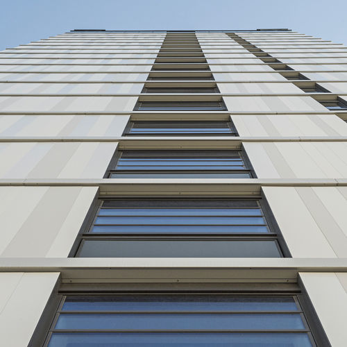 百叶窗式建筑遮阳板 - S9-IVT-05 - Hahn Lamellenfenster GmbH - 玻璃 / 用于窗 / 立式