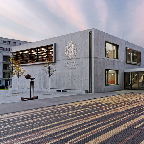 百叶窗式建筑遮阳板 - INTEGRAL - Hahn Lamellenfenster GmbH - 玻璃 / 用于窗 / 立式