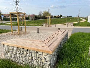 现代风格公共长椅 - ANGLE - ID GABION - L'AGENCE URBAINE - 电镀钢 / 钢 / 松木