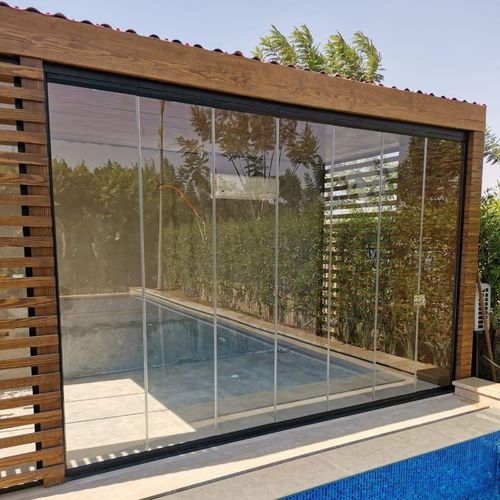 无轨折叠玻璃面板车库门 - TERRACE GLAZING SYSTEM WITHOUT THRESHOLD - BKS balcony glazing systems - 铝制 / 三叶 / 双叶