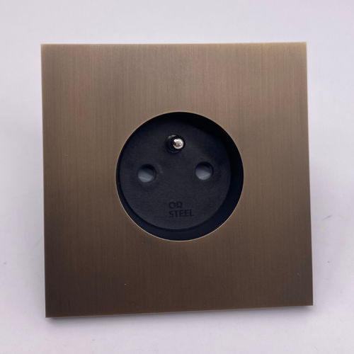 电动插座 - COLLECTION EQUERRE - LAITON VEILLI - MAISON ORSTEEL - 壁挂 / 嵌入式 / 黄铜
