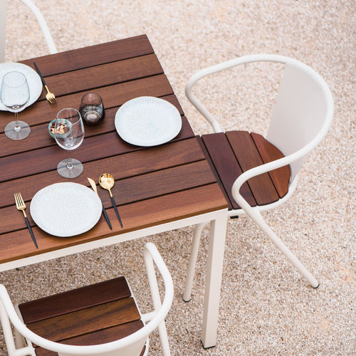 现代风格桌 - BICAtable Square CLASSIC - BICA chair - 木质 / 钢座桌脚 / 正方形