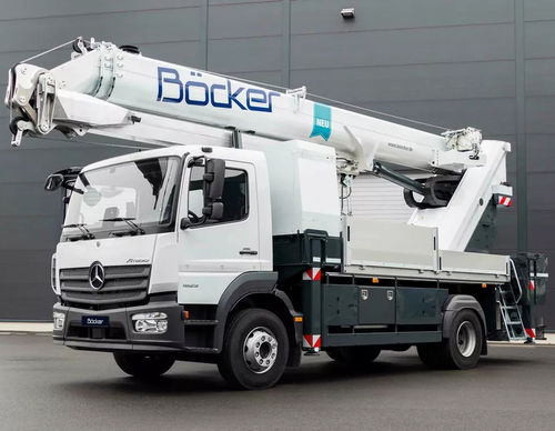 卡车安装式起重机塔 - AK 36 - Böcker Maschinenwerke GmbH - 塔式 / 紧凑型 / 伸缩