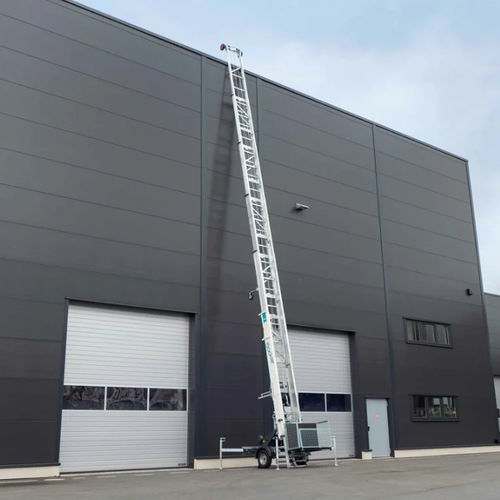 紧凑型货梯 - Junior 18 - Böcker Maschinenwerke GmbH - 建筑工地
