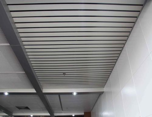 铝制吊顶 - C - Shanhe aluminum building material co.,ltd - 条形