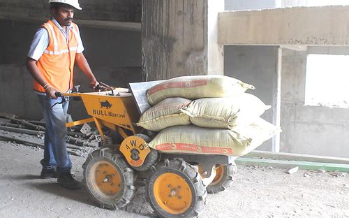 前部卸载小型自卸车 - BULL BARROW - Bull machine pvt.ltd - 带轮 / 工程