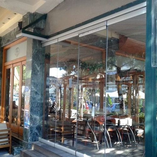 面板幕墙 - Atrio Glass Doors - 铝和玻璃材质 / 装饰 / 透明