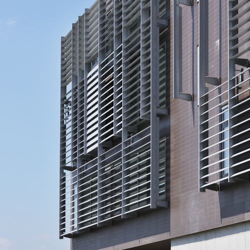 铝建筑遮阳板 - F - Soltec - 金属板 / 玻璃 / 用于外墙