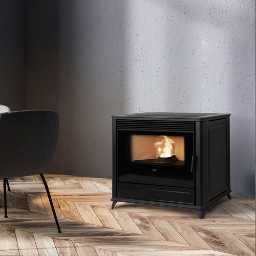 颗粒采暖炉 - LADY - Klover - 10 kW...20 kW / 独立式 / 现代风格