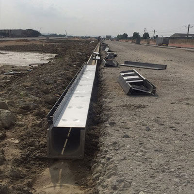 不锈钢排水沟栅 - LINEAR DITCH - Fujian Yete Industry Co.,Ltd. - 电镀钢 / 用于公共空间