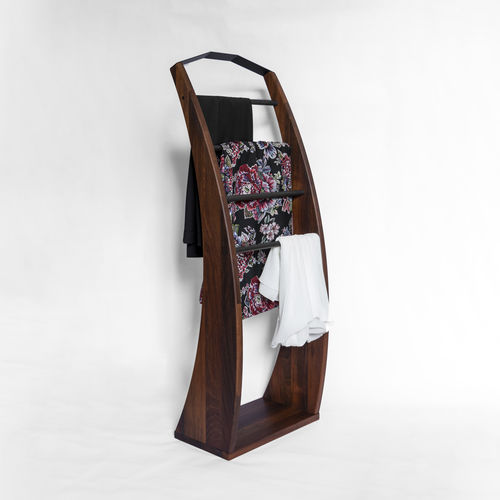 胡桃木衣服架 - PLUTOO - WALNUT WOOD - 3S design - 现代风格 / 实木 / 粉末涂层钢