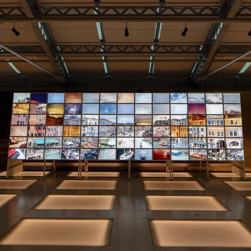 照片印刷装饰画 - RIVUS ALTUS video installation - San Polo Art Gallery | Contemporary Art & Design i - 数字 / 大尺寸 / 声学