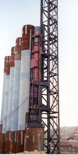 柴油打桩机 - MODEL D46-52 - American Piledriving Equipment Inc.