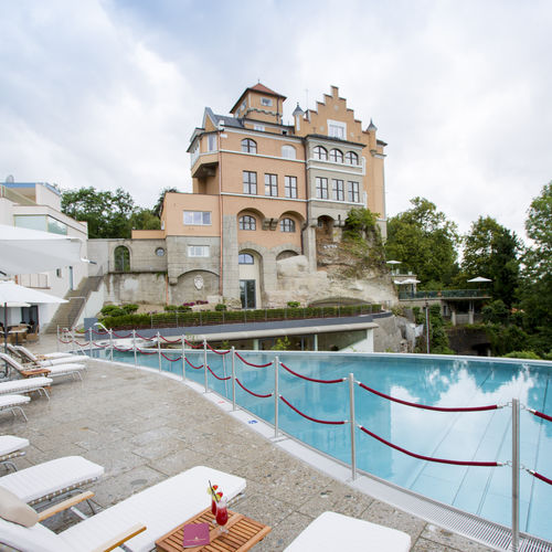 无边式游泳池 - HOTEL SCHLOSS MÖNCHSTEIN - BERNDORF METALL- UND BÄDERBAU GMBH - 户外 / 室内 / 商用