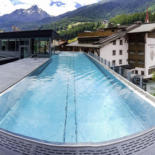 无边式游泳池 - LIFESTYLE HOTEL DIE BERGE - BERNDORF METALL- UND BÄDERBAU GMBH - 户外 / 室内 / 商用