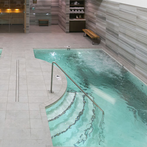 聚合物浇灌模块搭建游泳池 - BESPOKE BUILT - Tilestone Pools one piece tiled pools - 板式 / 定制 / 盖子
