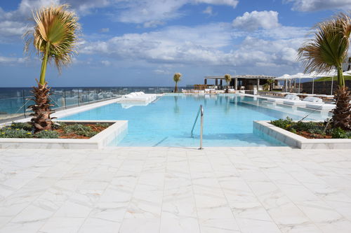 板式游泳池 - CUSTOM BUILT - Tilestone Pools one piece tiled pools - 无边式 / 户外 / 商用