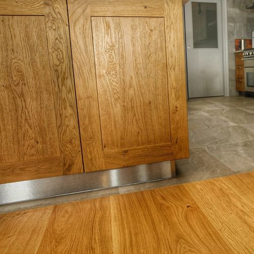 壁挂护墙板 - SURCO interiors - 嵌入式 / 用于天花板 / 栎木
