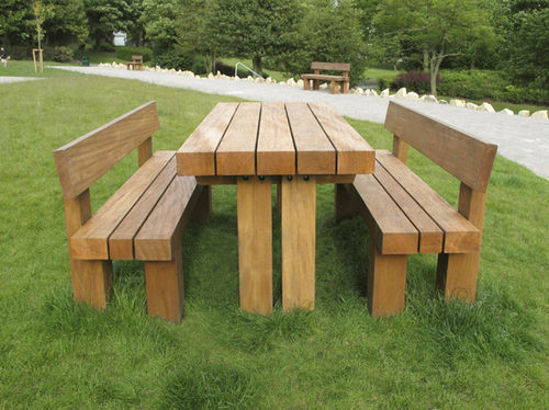 现代风格野餐桌 - CHESHUNT  - Furnitubes - 木质 / 长方形 / 公共空间