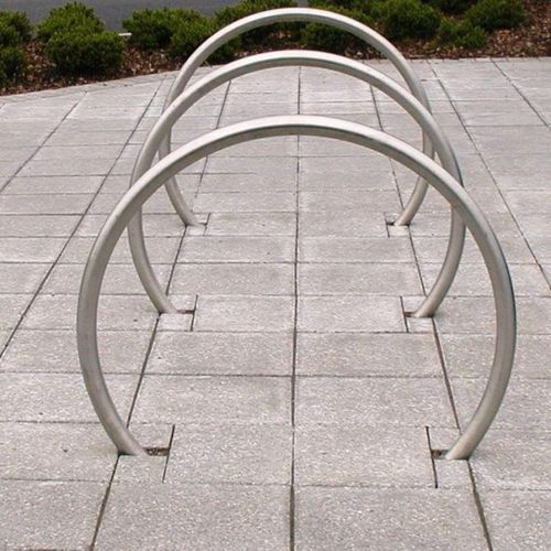 落地式自行车架 - CIRCULAR - Bailey streetscene - 公共空间 / 电镀钢 / 不锈钢