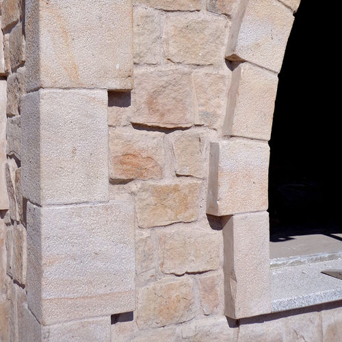 砂岩天然石板 - QUOINS - Areniscas Sierra de la Demanda S.L. - 立面 / 抛光 / 拉绒