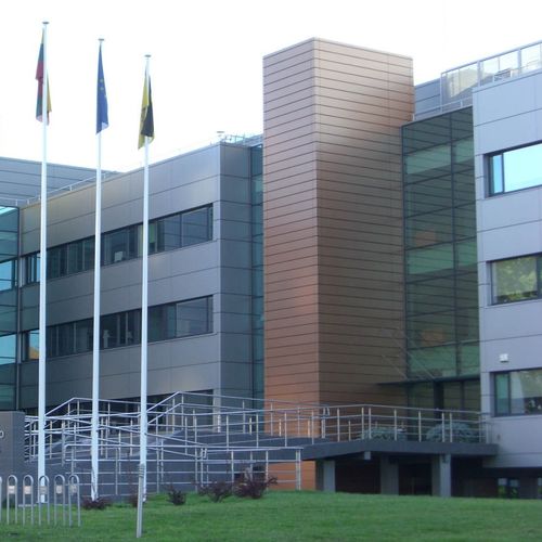 立面板 - UNIVERSITY INSTITUTE OF APPLIED RESEARCH VILNIUS TMI - ALUCOBOND/阿鲁克邦 - 铝制 / 复合材料 / 榫合式