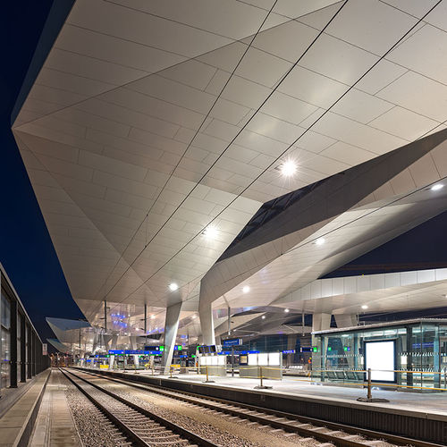 外包复合板 - HAUPTBAHNHOF WIEN  - ALUCOBOND/阿鲁克邦 - 入口雨棚 / 建筑物 / 防风雨