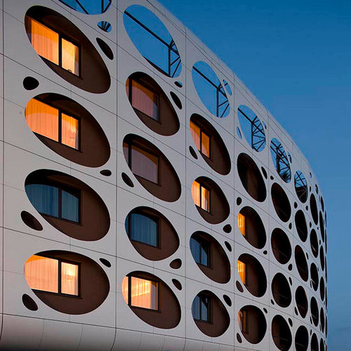 立面板 - SEEPARKHOTEL LINDNER - ALUCOBOND/阿鲁克邦 - 铝制 / 复合材料 / 榫合式