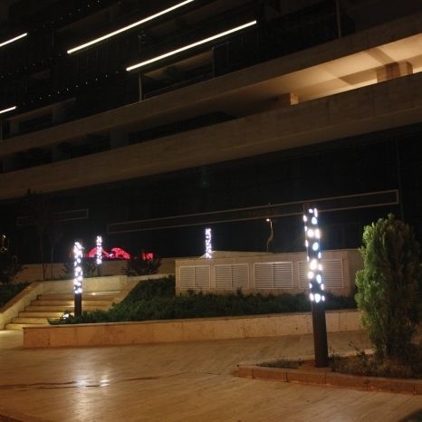 现代风格发光柱 - IAMORF - BSI LIGHTING TECHNOLOGIES INC. - 铝铸铁 / 不锈钢 / 亚克力