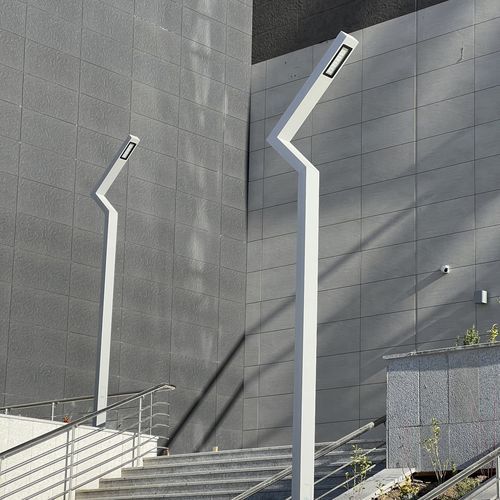 市政路灯 - IZERA - BSI LIGHTING TECHNOLOGIES INC. - 现代风格 / 铝铸铁 / 不锈钢