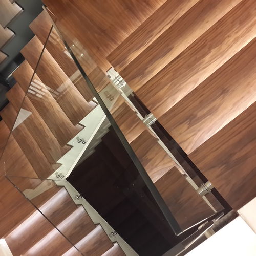 180度旋转楼梯 - Tugra Mobilya - 木台阶 / 木质结构 / 用于商业建筑
