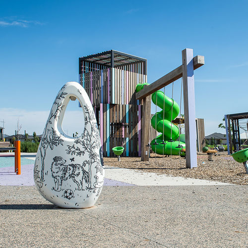 户外喷泉式饮水机 - The O - Urban Fountains and Furniture - 室内 / 合成玻璃水泥 / 公共空间