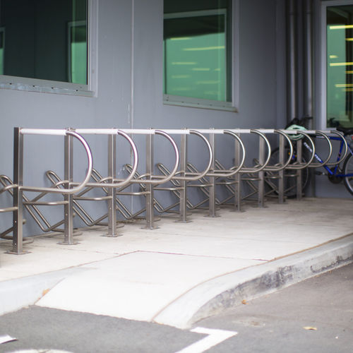 落地式自行车架 - CYCLA COMPACT - CIVIQ - 车库 / 公共空间 / 电镀钢