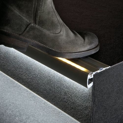 阳极氧化铝楼梯扣条 - STEP - Klus Design - 防滑 / LED灯带