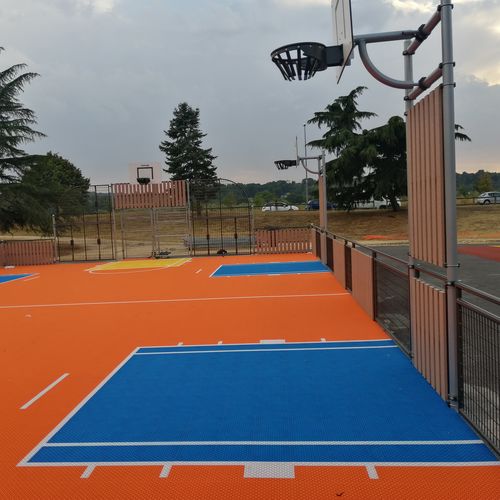 室内运动地板 - MULTISPORTS - PLAYSPORTS EUROPE - 户外 / 复合陶瓷 / 聚丙烯